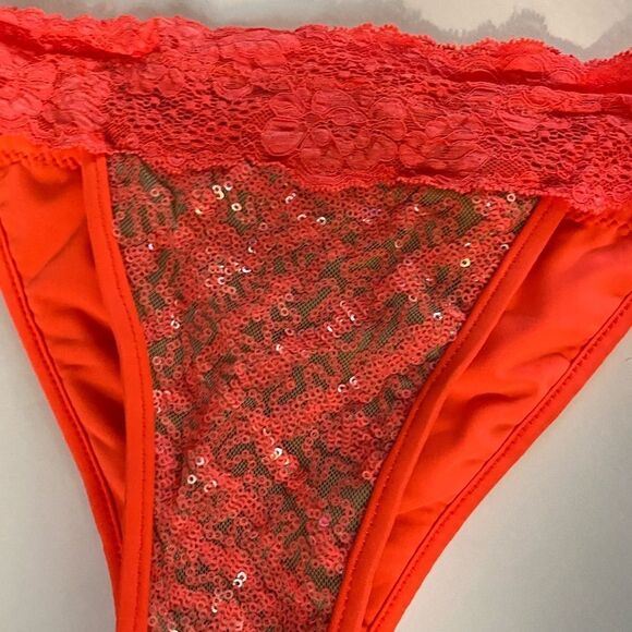 Beach Bunny Mystic Shine Bikini Bottom - Picture 3 of 9